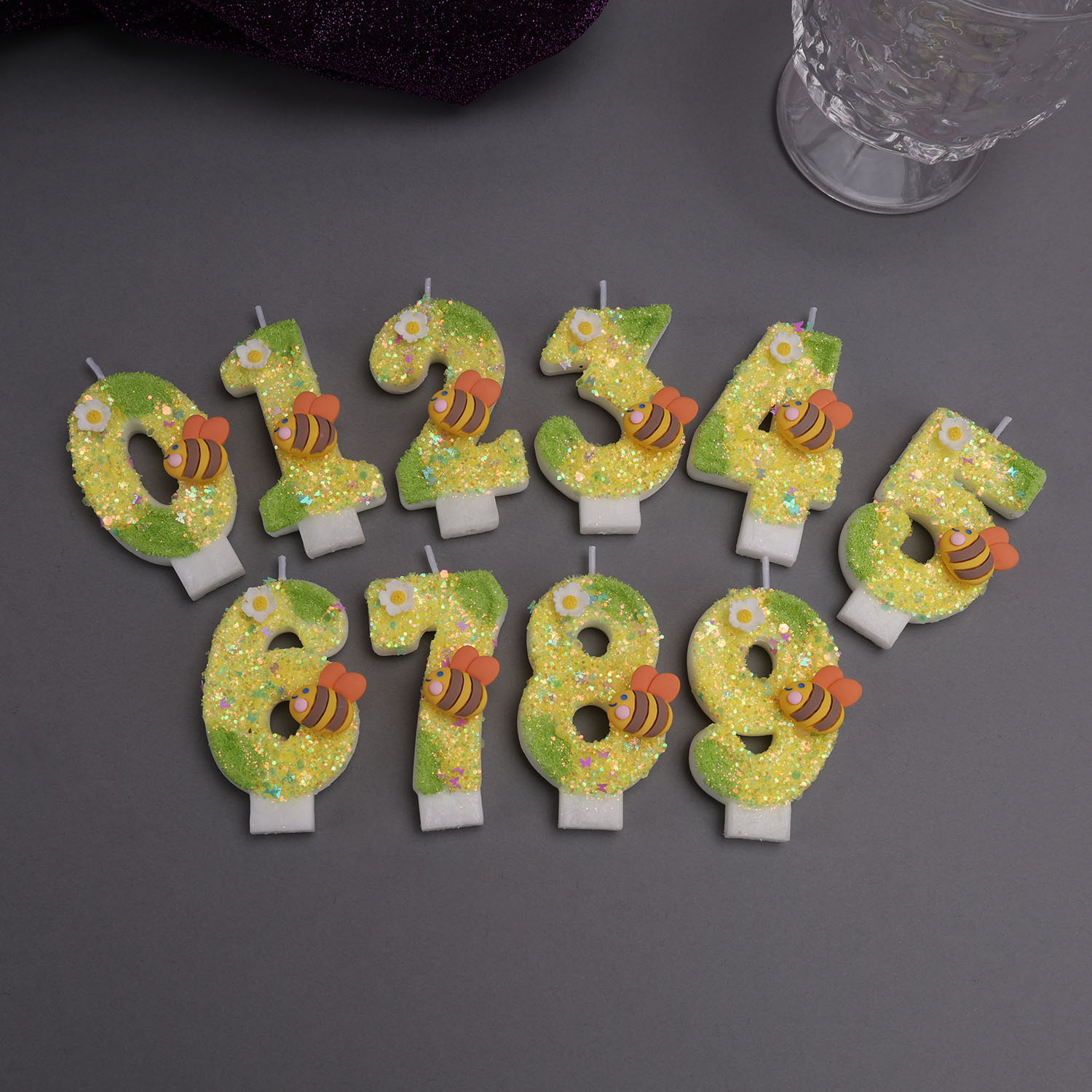Holiday Candle Set - Velas digitales de color amarillo verdoso,